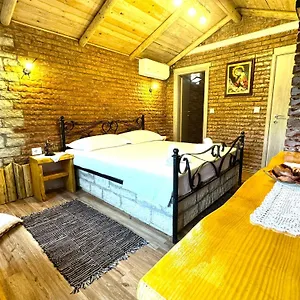 Muzhaqi Apartment Nivice