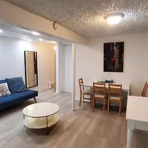  Hébergement de vacances Heart Of Mtr For Memerable Experiance 2 Backyard 7minmetro Fully Renovated & Equipped Canada